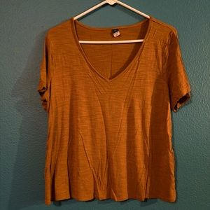 EUC Old Navy V Neck Tee